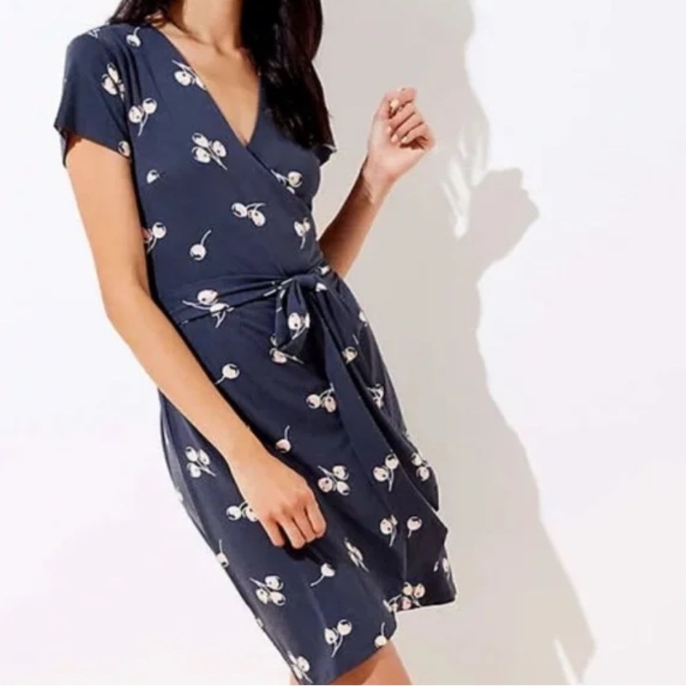 LOFT Cherry Print Short Sleeve V-Nevk Wrap Dress, Gray.